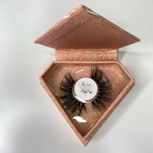 Glamorous False Lashes NWT